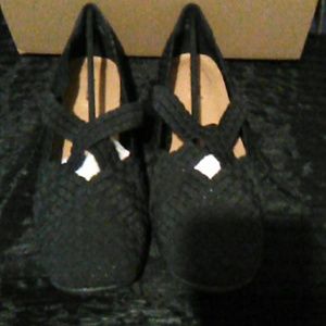 Comfortview woven shoe